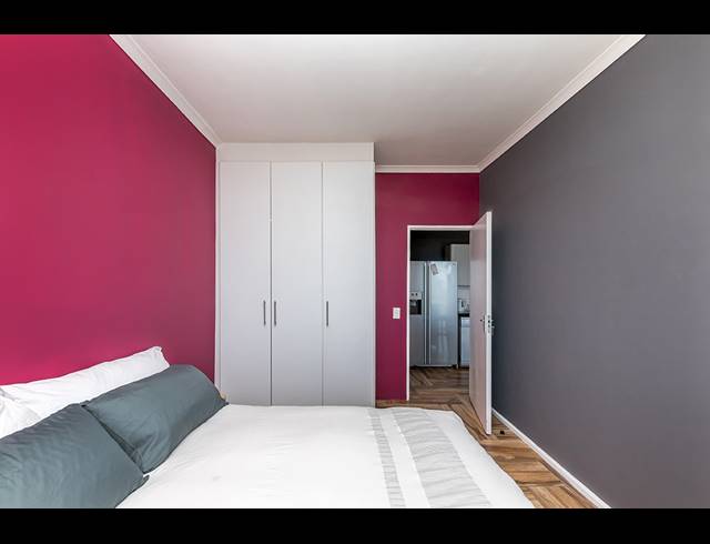 2 BEDROOM APARTMENT FOR SALE IN CAPE TOWN CITY CENTRE
